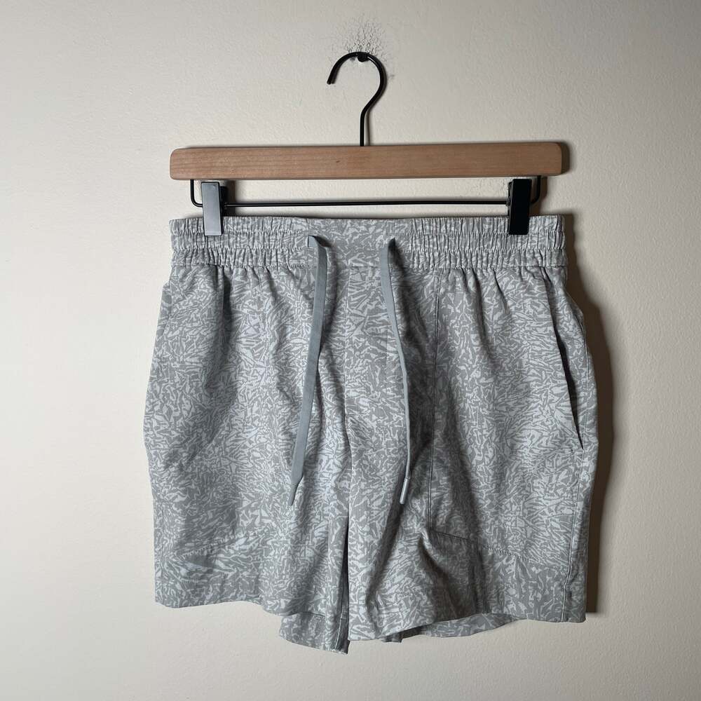 Lululemon Bowline Short 5" Crunch Max Vapor Seal Grey Workout Gym Vibes Beach Sm